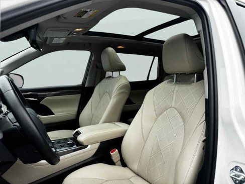 Used 2021 Toyota Highlander Platinum AWD/4WD image 15