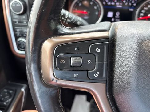 Used 2022 Chevrolet Silverado 1500 High Country w/ Technology Package AWD/4WD image 11