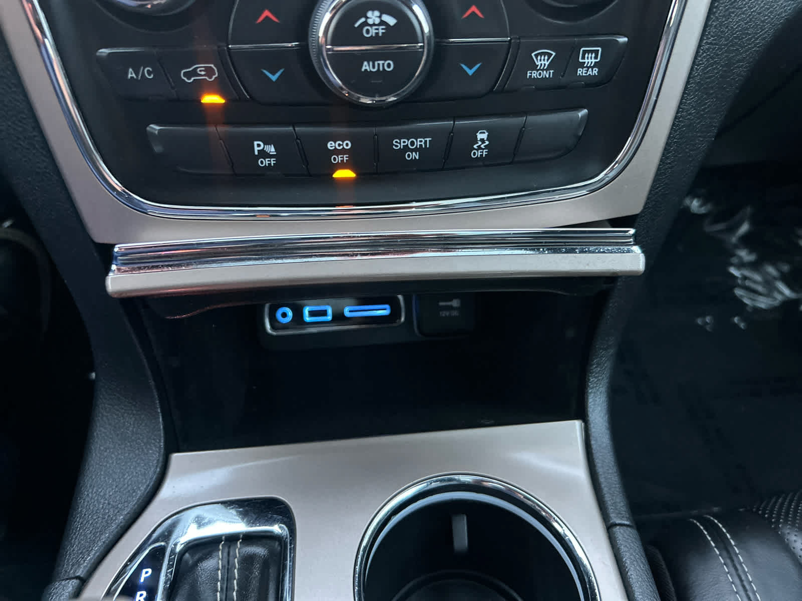 Used 2017 Jeep Grand Cherokee Limited w/ Luxury Group II AWD/4WD image 18