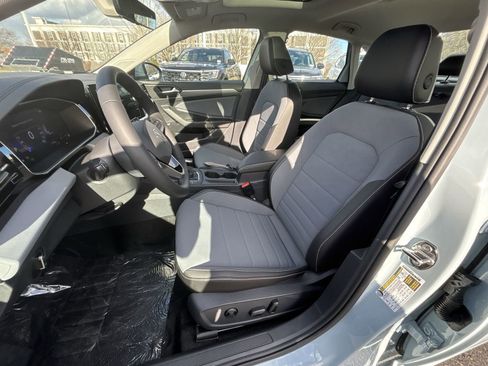 New 2026 Volkswagen Jetta SE FWD image 12