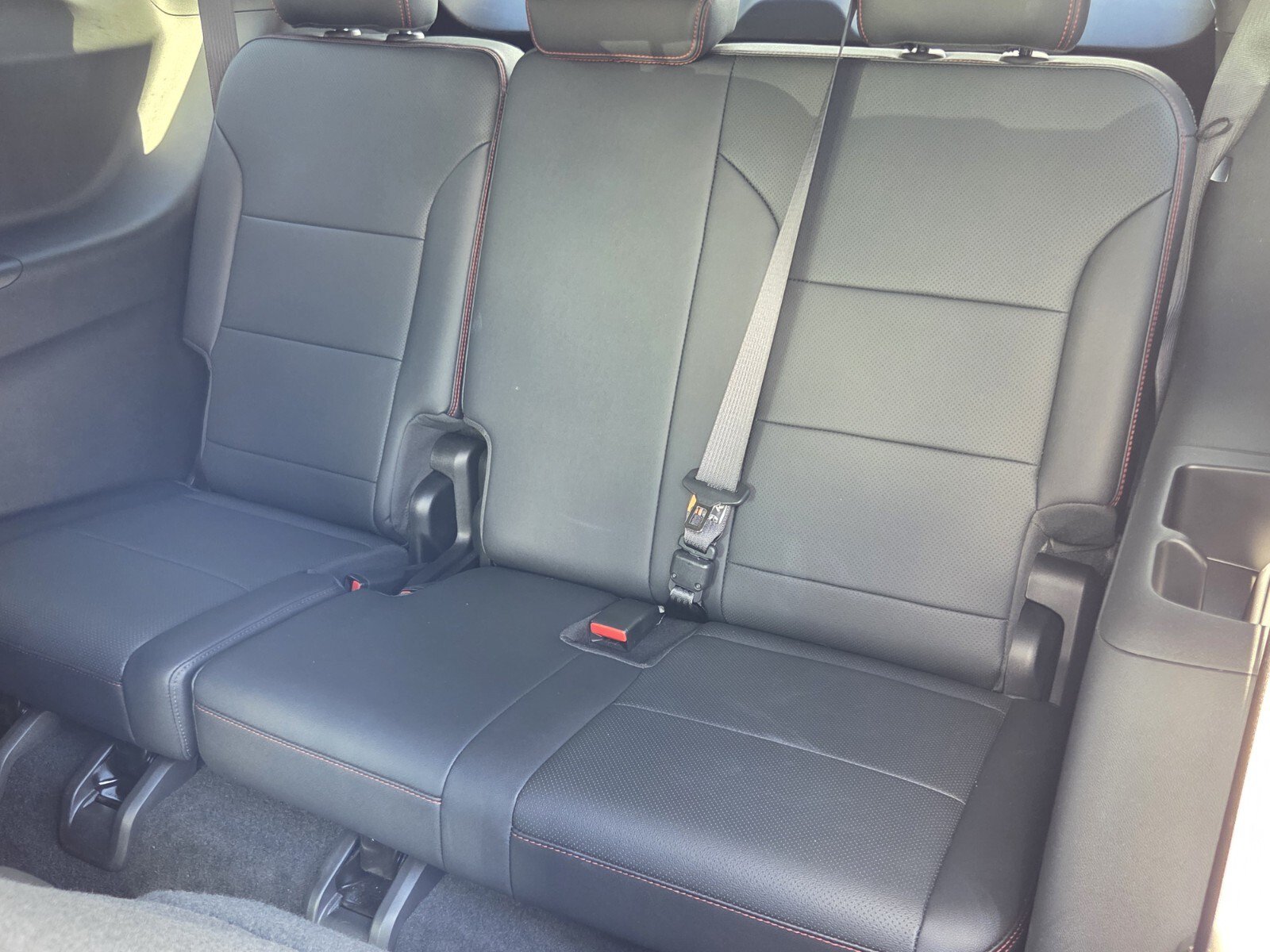 Used 2026 Chevrolet Traverse RS FWD image 11