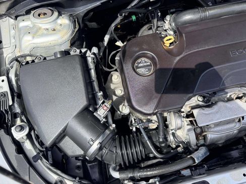 Used 2019 Chevrolet Malibu LT FWD image 13