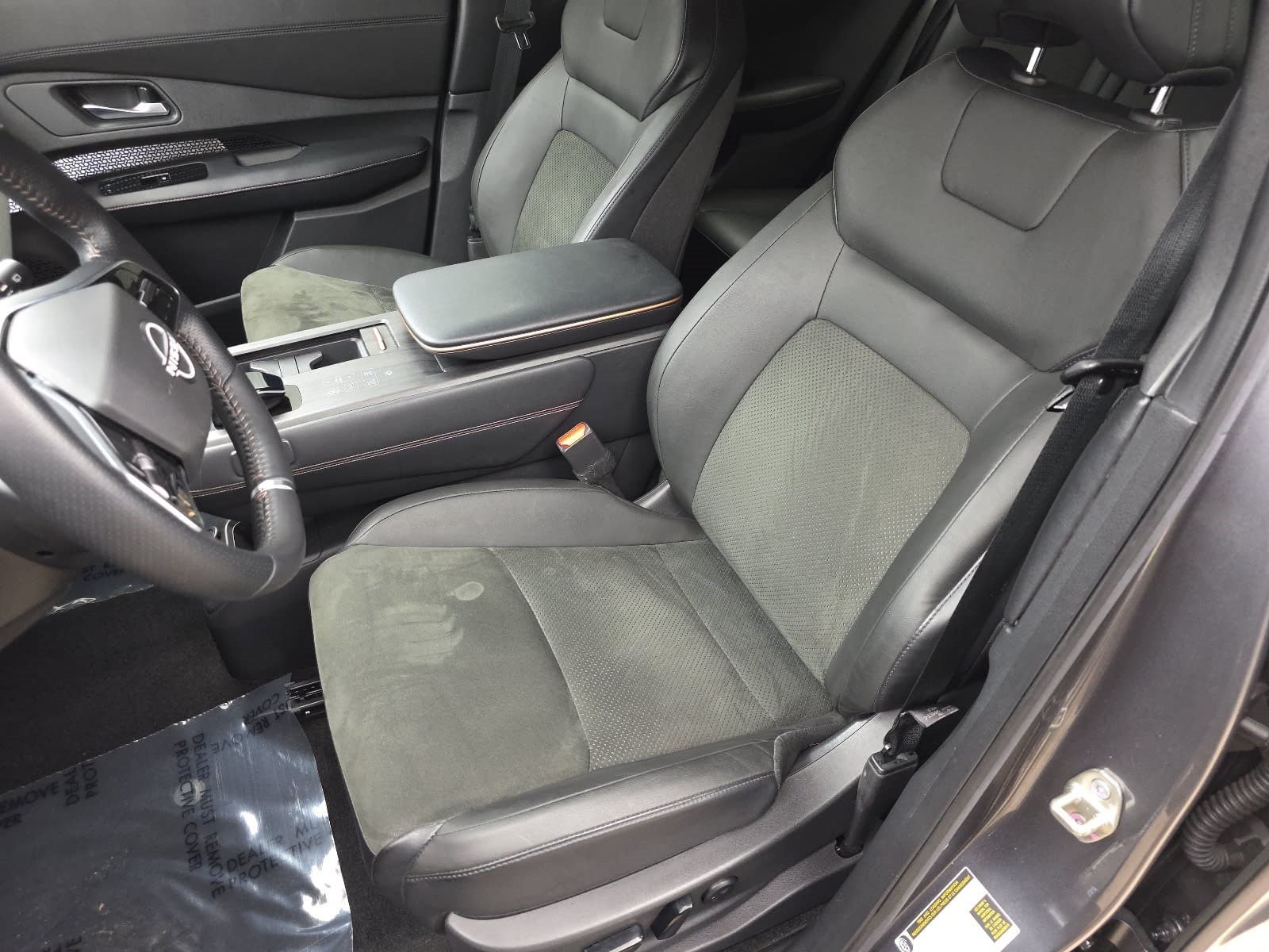 Used 2023 Nissan Ariya FWD image 12