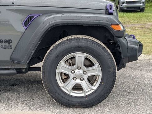 Used 2021 Jeep Wrangler Unlimited Sport AWD/4WD image 9