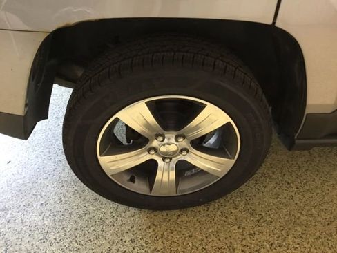 Used 2017 Jeep Patriot Sport image 19