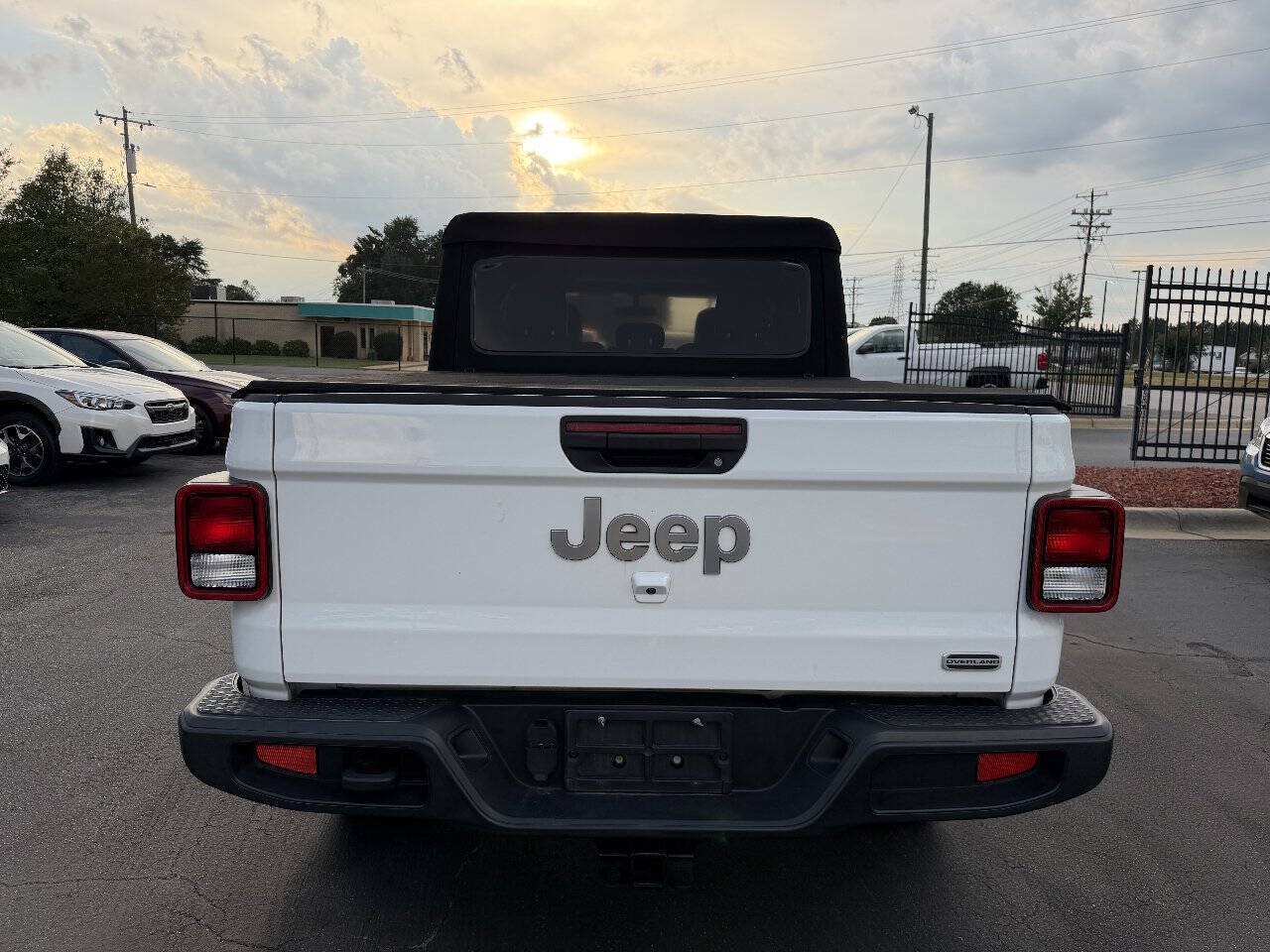 Used 2020 Jeep Gladiator Overland w/ Cold Weather Group AWD/4WD image 6
