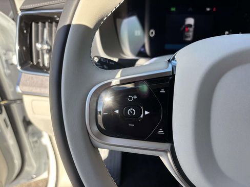 New 2026 Volvo XC90 B6 Ultra image 18