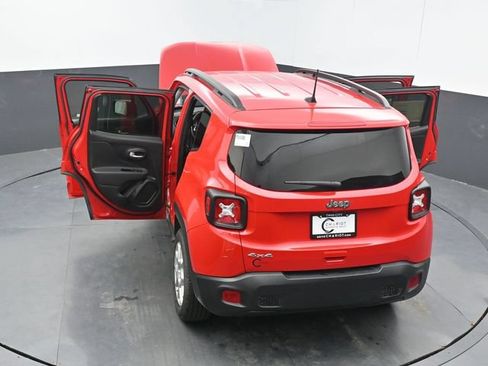 Used 2023 Jeep Renegade Latitude w/ Premium Group AWD/4WD image 74