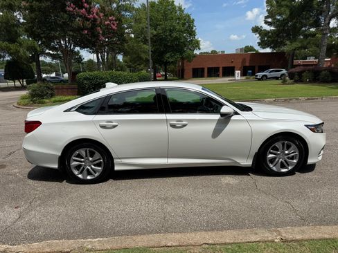 Used 2018 Honda Accord LX image 5