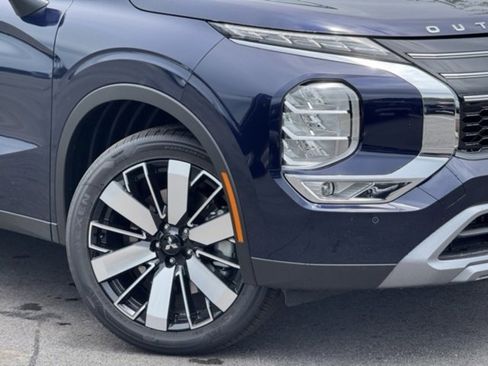 New 2025 Mitsubishi Outlander SEL image 3