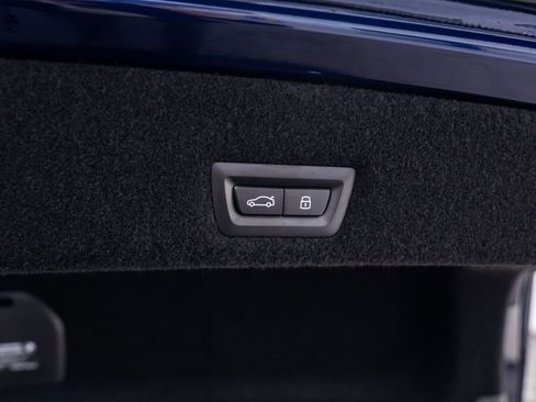 Used 2025 BMW 760i xDrive w/ Executive Package image 32