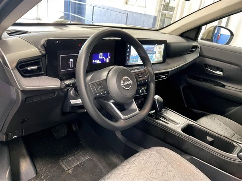 Certified 2025 Nissan Kicks SV AWD/4WD image 8