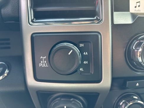 Used 2017 Ford F150 Lariat image 25