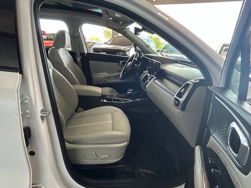 Used 2023 Kia Sorento FWD image 40