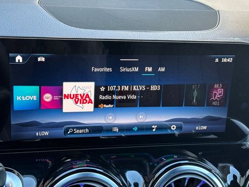 New 2025 Mercedes-Benz GLB 250 250 image 21