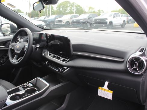New 2026 Chevrolet Equinox LT FWD image 14