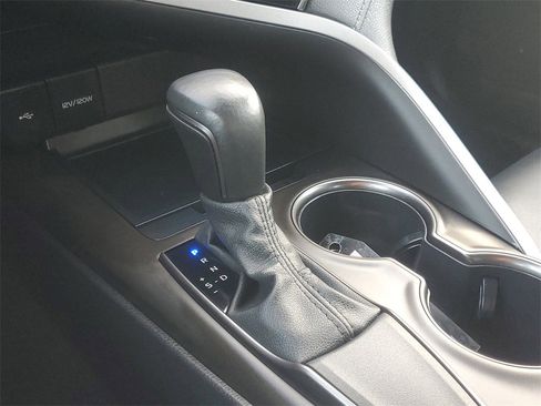 Certified 2021 Toyota Camry SE image 28