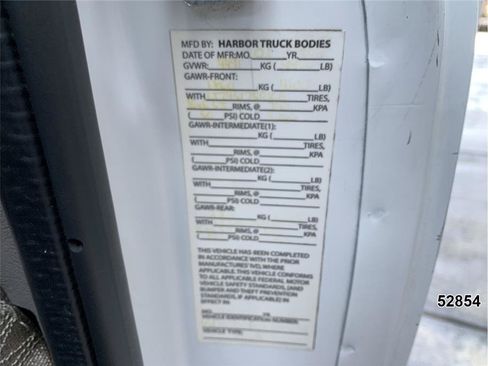 Used 2015 GMC Savana 3500 RWD image 18