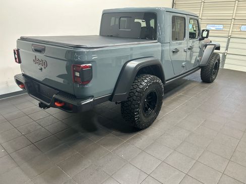 Used 2025 Jeep Gladiator Mojave w/ Convenience Group AWD/4WD image 3