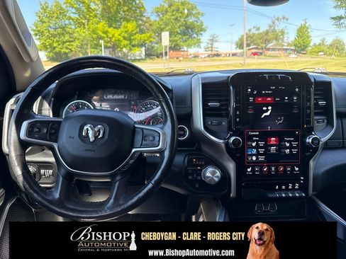 Used 2020 RAM 1500 Laramie AWD/4WD image 16