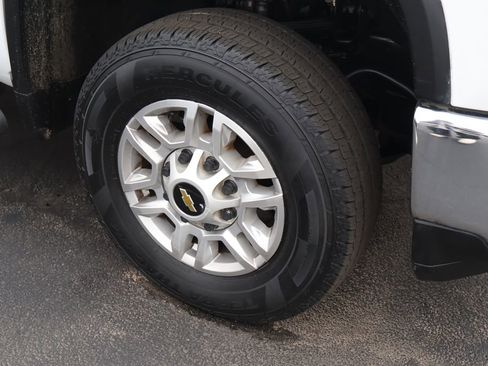 Used 2022 Chevrolet Silverado 2500 LT w/ Convenience Package image 8