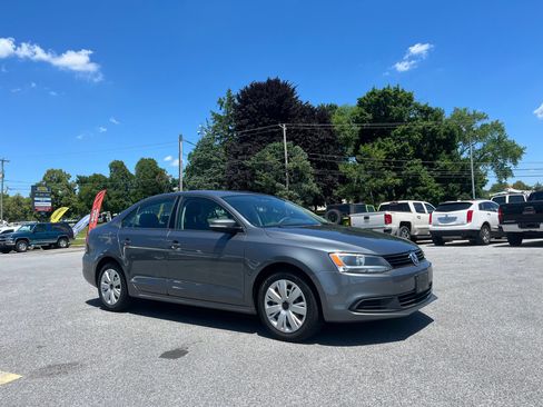 Used 2011 Volkswagen Jetta SE FWD image 6