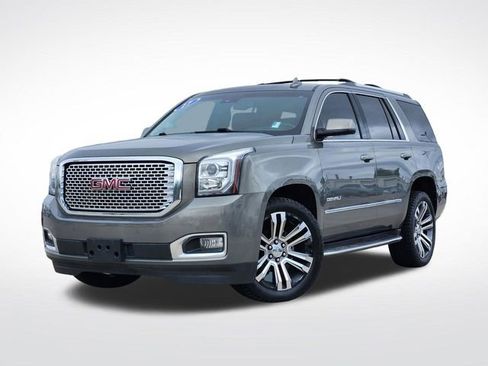 Used 2017 GMC Yukon Denali w/ Open Road Package AWD/4WD image 8