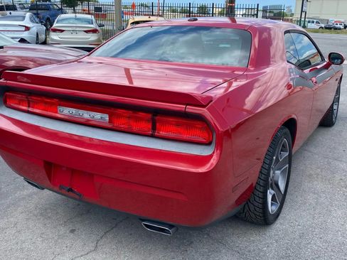 Used 2012 Dodge Challenger R/T image 7