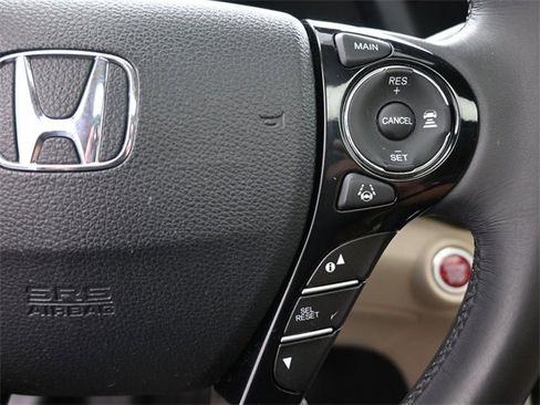 Used 2016 Honda Accord Touring image 10