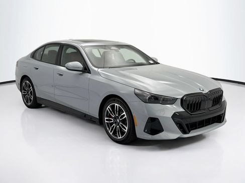 New 2027 BMW 530i RWD image 3