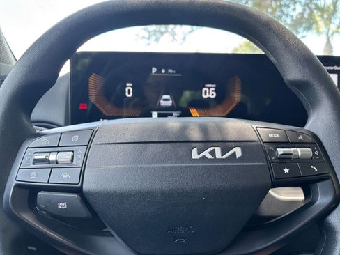 Used 2025 Kia K4 FWD image 30