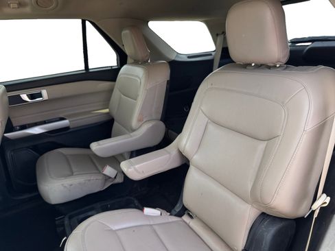 Used 2021 Ford Explorer XLT w/ Equipment Group 202A image 16