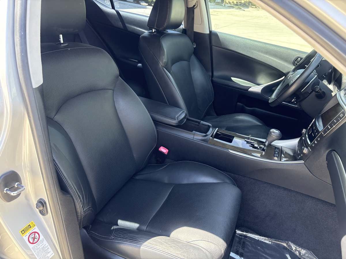 Used 2011 Lexus IS 250 w/ Premium Pkg Value Edition RWD image 15