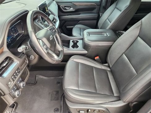 Used 2022 Chevrolet Suburban Z71 w/ Luxury Package image 13