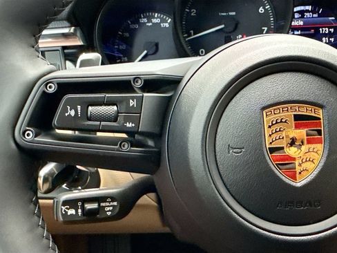 Used 2026 Porsche Macan AWD/4WD image 14