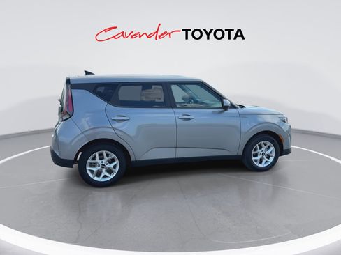 Used 2025 Kia Soul LX w/ LX Technology Package FWD image 9
