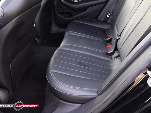 Used 2017 Mercedes-Benz E 400 4MATIC Wagon image 23