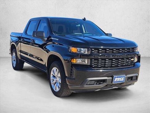 Used 2022 Chevrolet Silverado 1500 Custom w/ Safety Confidence Package image 3