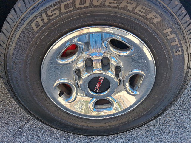 Used 2005 GMC Sierra 2500 W/T RWD image 13