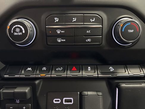 New 2026 Chevrolet Silverado 1500 Custom Trail Boss w/ Turbomax Blackout Package AWD/4WD image 29