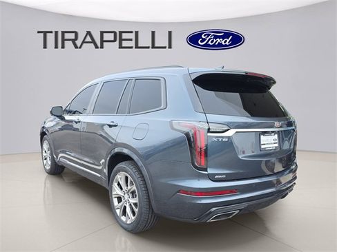 Used 2020 Cadillac XT6 Sport image 2