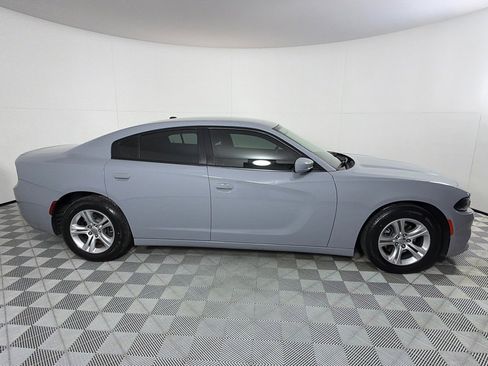 Used 2021 Dodge Charger SXT image 4