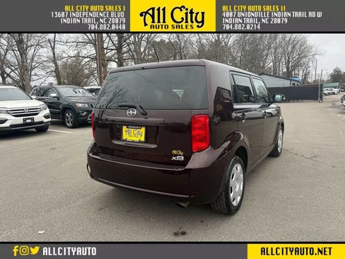Used 2010 Scion xB Hatchback 4D image 7