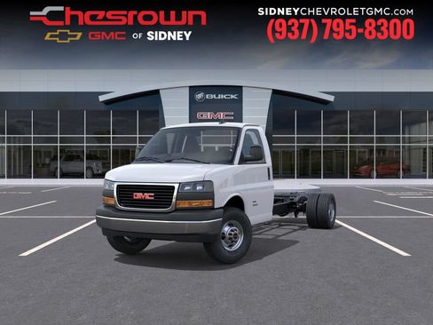 New 2026 GMC Savana 3500 Extended w/ Power Convenience Package RWD image 8