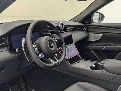 Used 2024 Maserati Grecale GT image 61