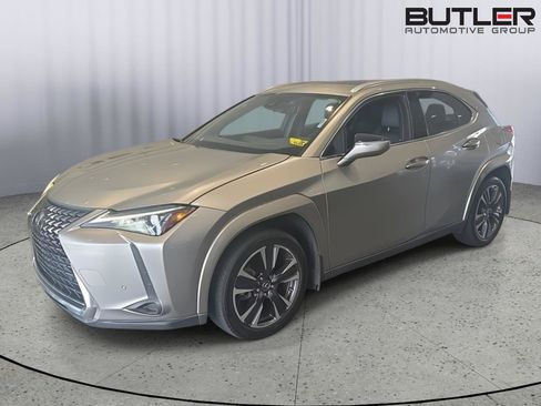 Used 2022 Lexus UX 200 w/ Premium Package FWD image 1