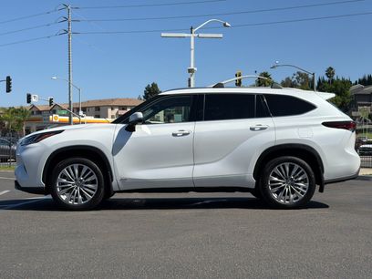 Used 2026 Toyota Highlander Platinum