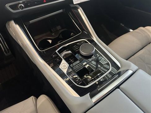 New 2026 BMW X6 xDrive40i w/ Climate Comfort Package image 10