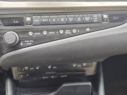 Used 2020 Lexus ES 350 w/ Premium Package FWD image 11