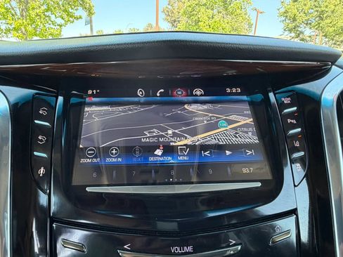 Used 2015 Cadillac Escalade Luxury AWD/4WD image 14